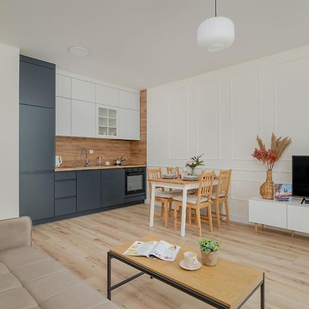 Cozy Apartment Orawska With Balcony By Noclegi Renters Krakau Exterior foto