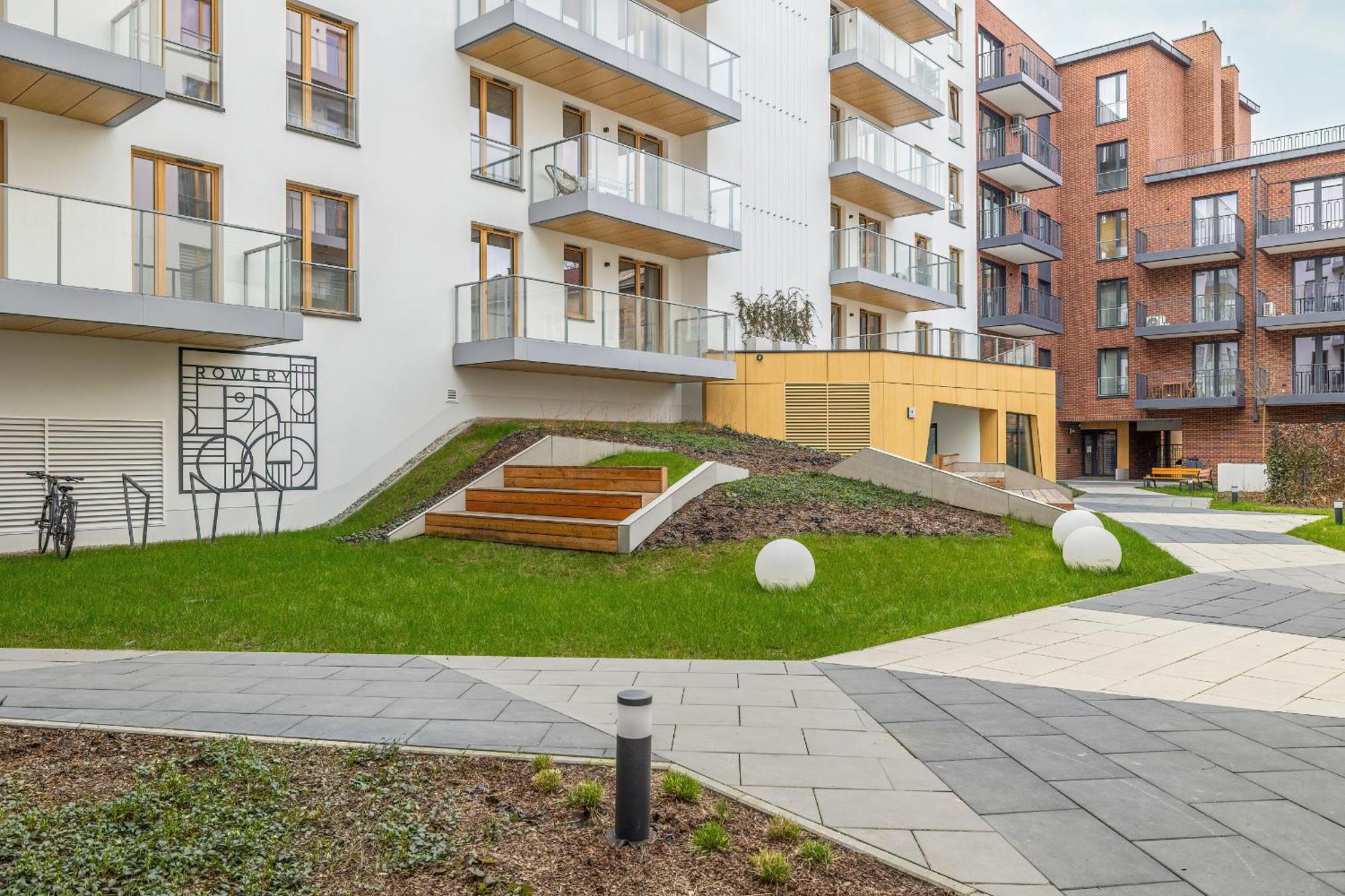 Cozy Apartment Orawska With Balcony By Noclegi Renters Krakau Exterior foto